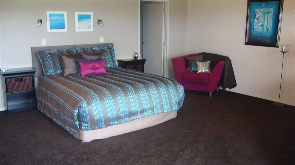 Stunning Views Bed, Breakfast & Health Retreat Bed & Breakfast Whangamata Exterior photo